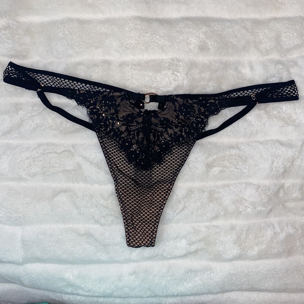 ❤️‍🔥 very sexy ❤️‍🔥 VS sheer net thong w jewels Nnwot 💋